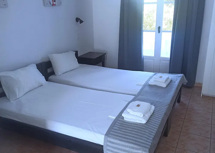 Isalos Paros * Náusza