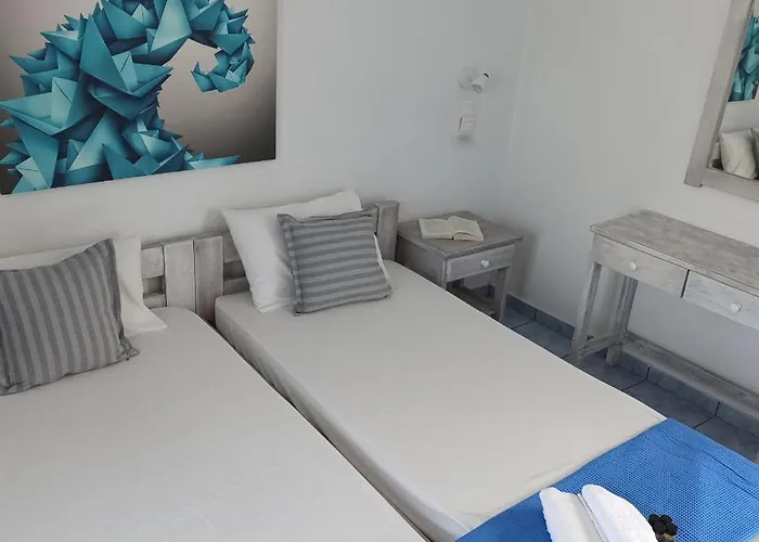 Isalos Naousa (Paros)